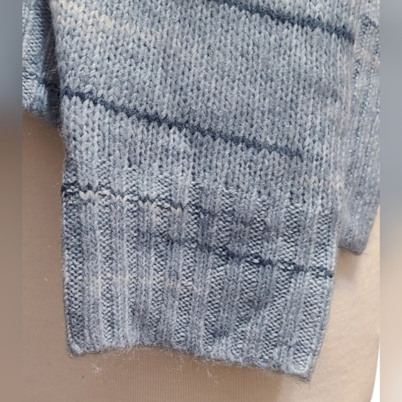 NWT a.n.a size PL blue sweater - Picture 7 of 9